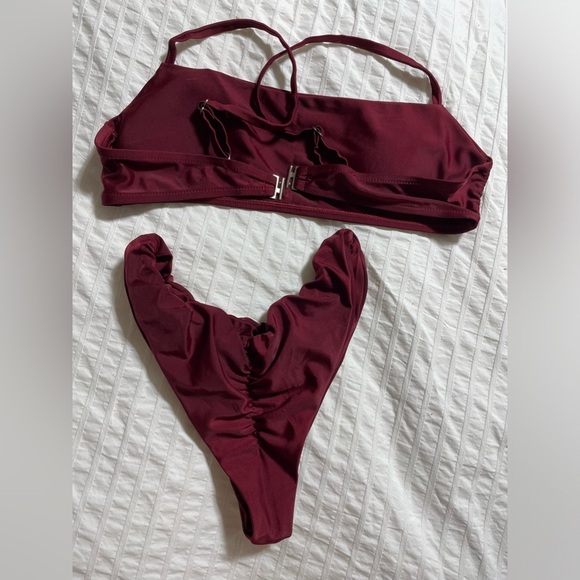 Burgundy cheeky bikini - Picture 3 of 3